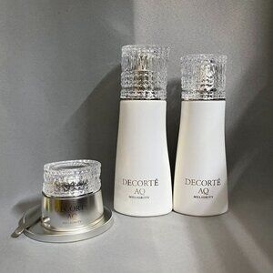 Cosmede Decorte Aq Essential Water Emulsion Eye Cream 3